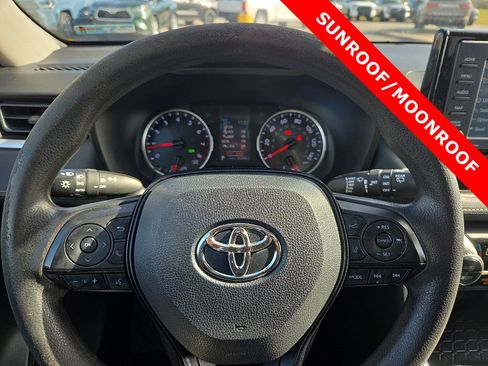 Used 2020 Toyota RAV4 XLE image 24