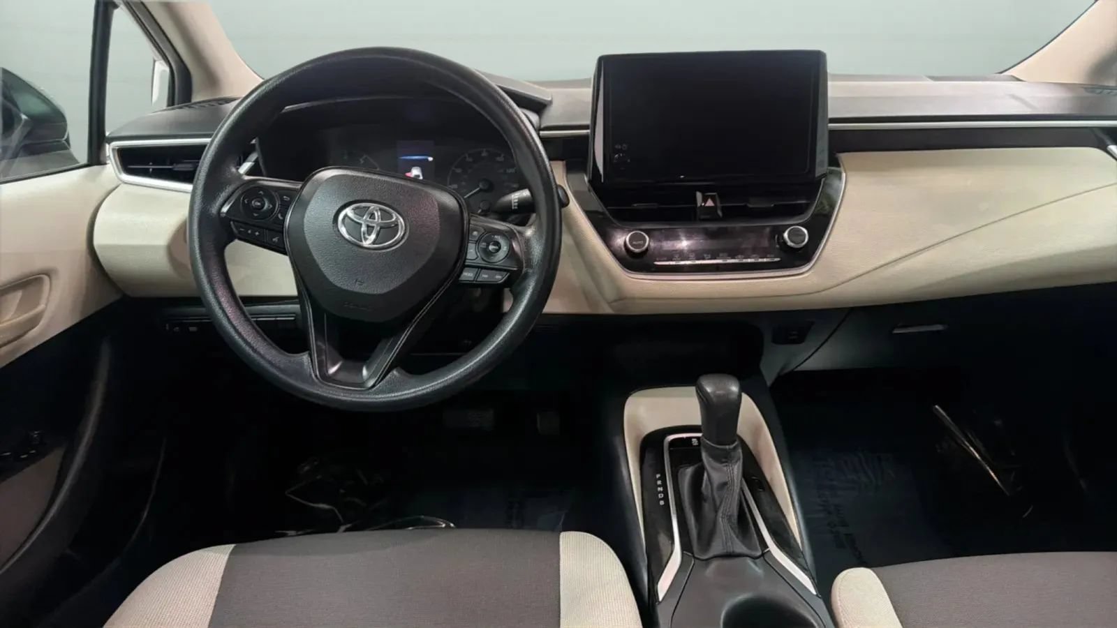 Used 2023 Toyota Corolla LE w/ Carpet Mat Package (TMS) FWD image 11