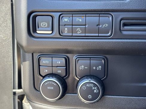 Used 2022 Chevrolet Tahoe Premier AWD/4WD image 31
