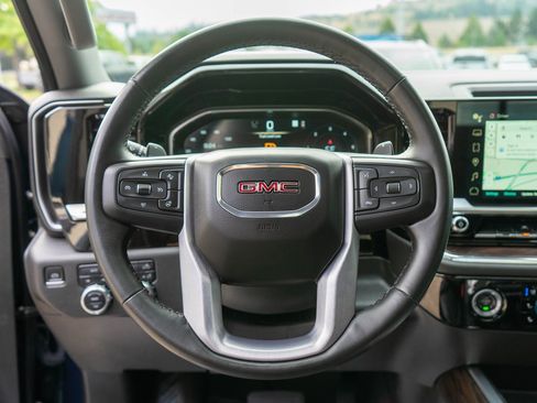 Used 2023 GMC Sierra 1500 SLT w/ SLT Convenience Package image 17