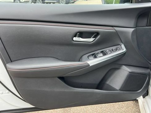New 2025 Nissan Sentra SR FWD image 11