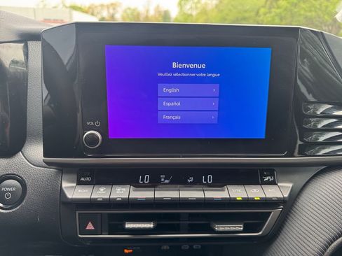 Used 2025 Toyota Camry SE w/ Convenience Package image 23