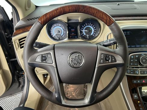 Used 2010 Buick LaCrosse CXS image 27