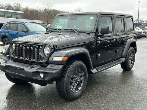 Used 2024 Jeep Wrangler Sport S image 4