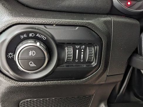 Used 2022 Jeep Gladiator Overland w/ Dual Top Group AWD/4WD image 21