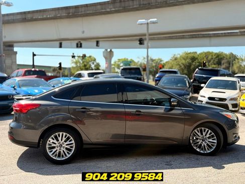Used 2017 Ford Focus Titanium FWD image 7