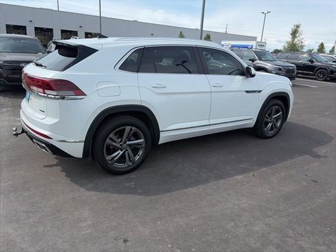 Used 2024 Volkswagen Atlas Cross Sport SEL R-Line AWD/4WD image 4