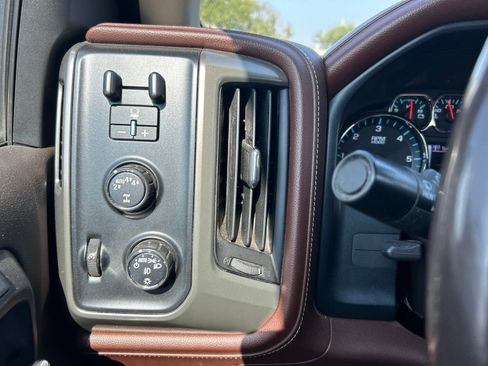 Used 2017 Chevrolet Silverado 1500 High Country AWD/4WD image 16