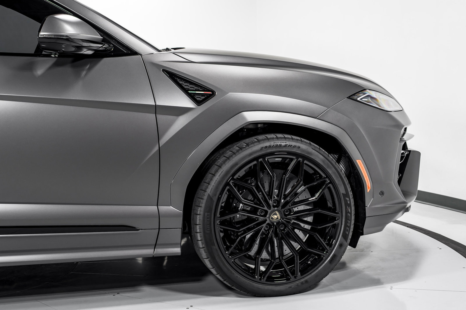 Used 2026 Lamborghini Urus SE AWD/4WD image 53