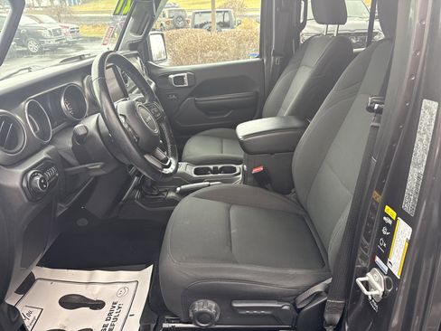 Used 2021 Jeep Gladiator Willys image 12