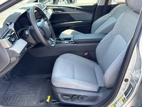 Used 2025 Toyota Camry LE w/ Convenience Package FWD image 19