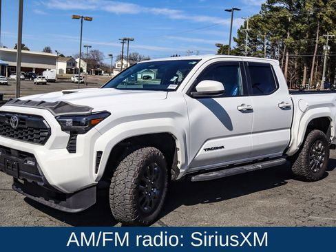 Used 2024 Toyota Tacoma TRD Sport RWD image 3