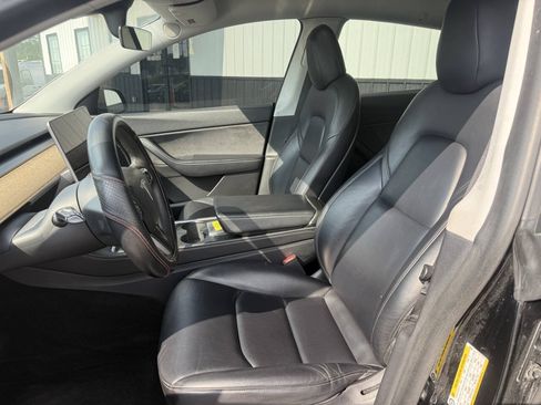 Used 2021 Tesla Model Y Long Range AWD/4WD image 10