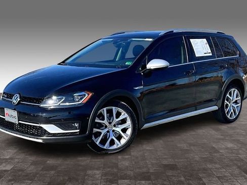 Used 2018 Volkswagen Golf Alltrack SEL image 3