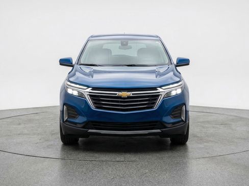 Used 2025 Chevrolet Equinox LT FWD image 2