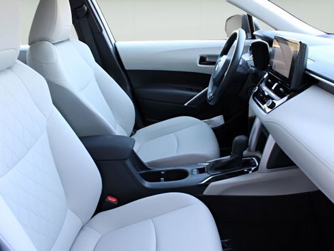 Used 2023 Toyota Corolla Cross L image 22