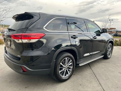 Used 2019 Toyota Highlander XLE FWD image 7