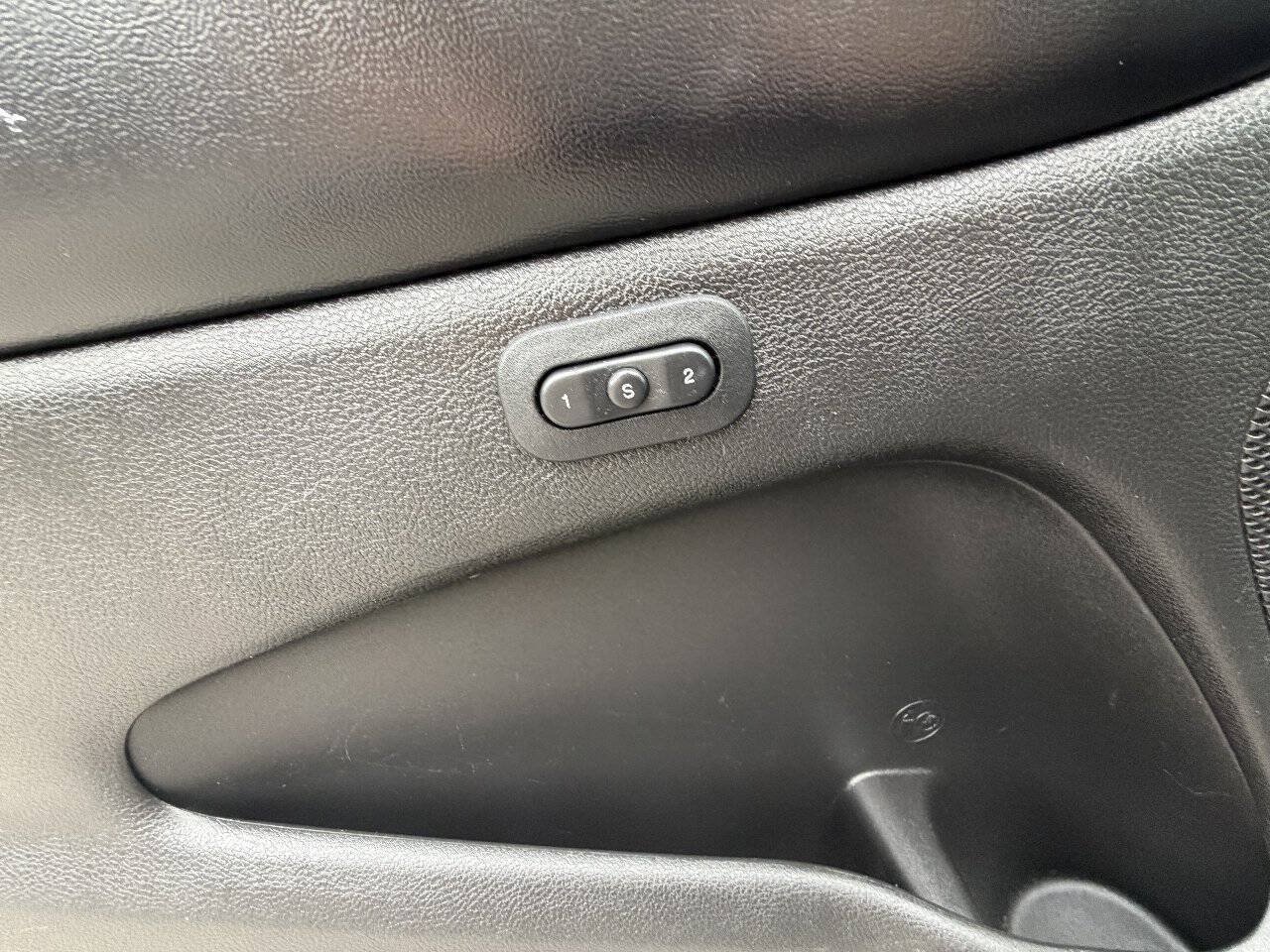 Used 2018 Dodge Durango GT AWD/4WD image 11