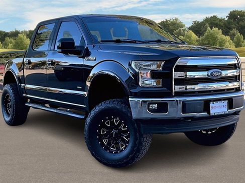 Used 2017 Ford F150 Lariat image 2