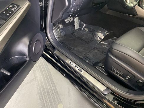 Used 2017 Lexus IS 300 AWD image 26