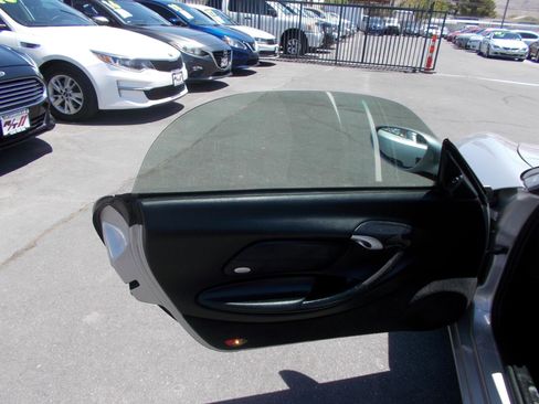 Used 2004 Porsche Boxster RWD image 16