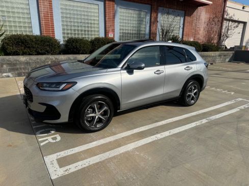 Used 2024 Honda HR-V EX-L image 2