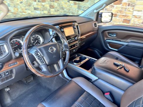 Used 2017 Nissan Titan Platinum Reserve AWD/4WD image 39