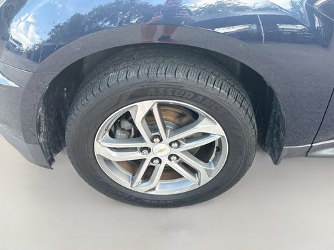 Used 2017 Chevrolet Equinox Premier w/ Enhanced Convenience Package FWD image 33