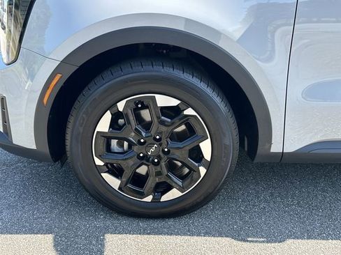 Used 2024 Kia Sorento S w/ Panoramic Sunroof Package FWD image 13