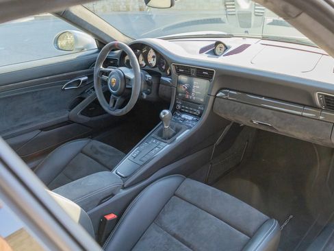 Used 2018 Porsche 911 GT3 RWD image 66