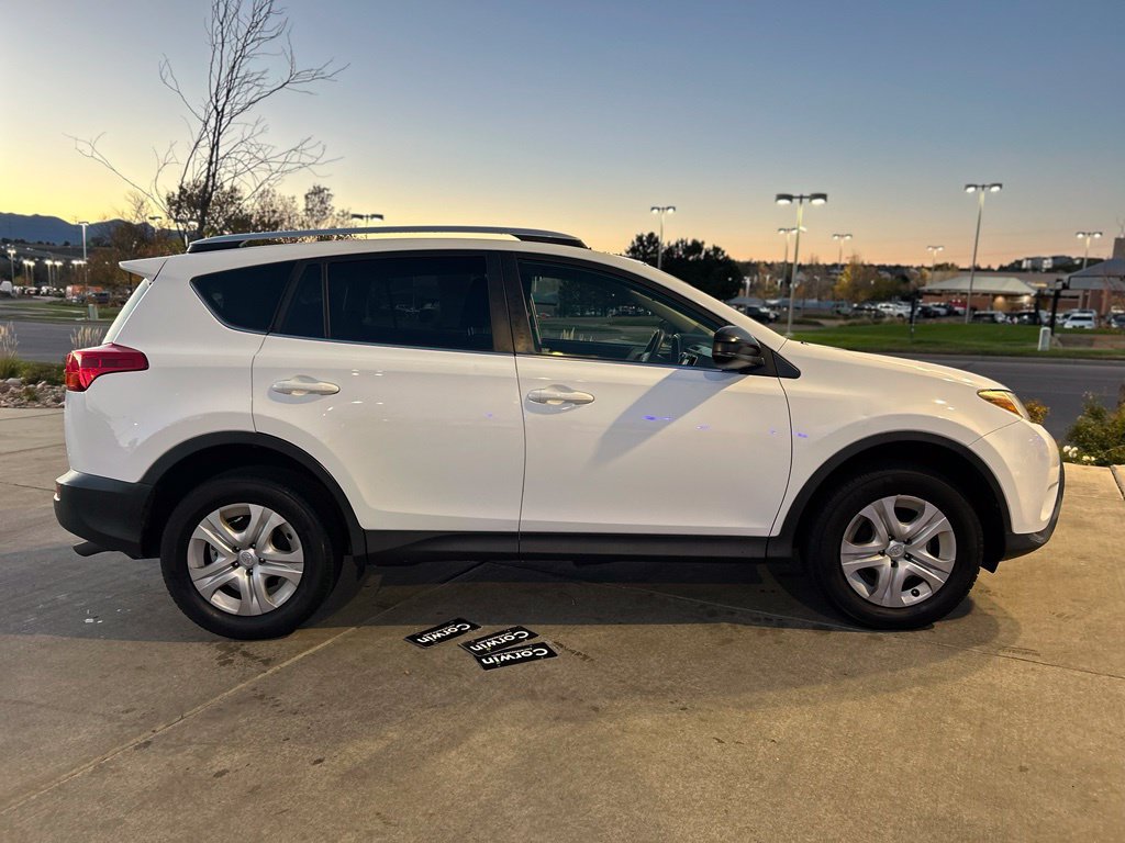 Used 2015 Toyota RAV4 LE AWD/4WD image 9