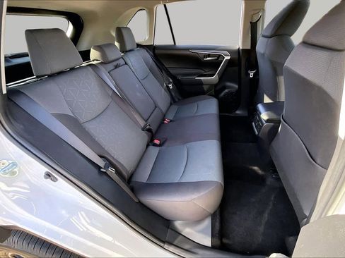 Used 2024 Toyota RAV4 XLE FWD image 18