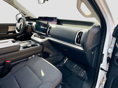 Used 2025 Ford Expedition Max Active AWD/4WD image 29