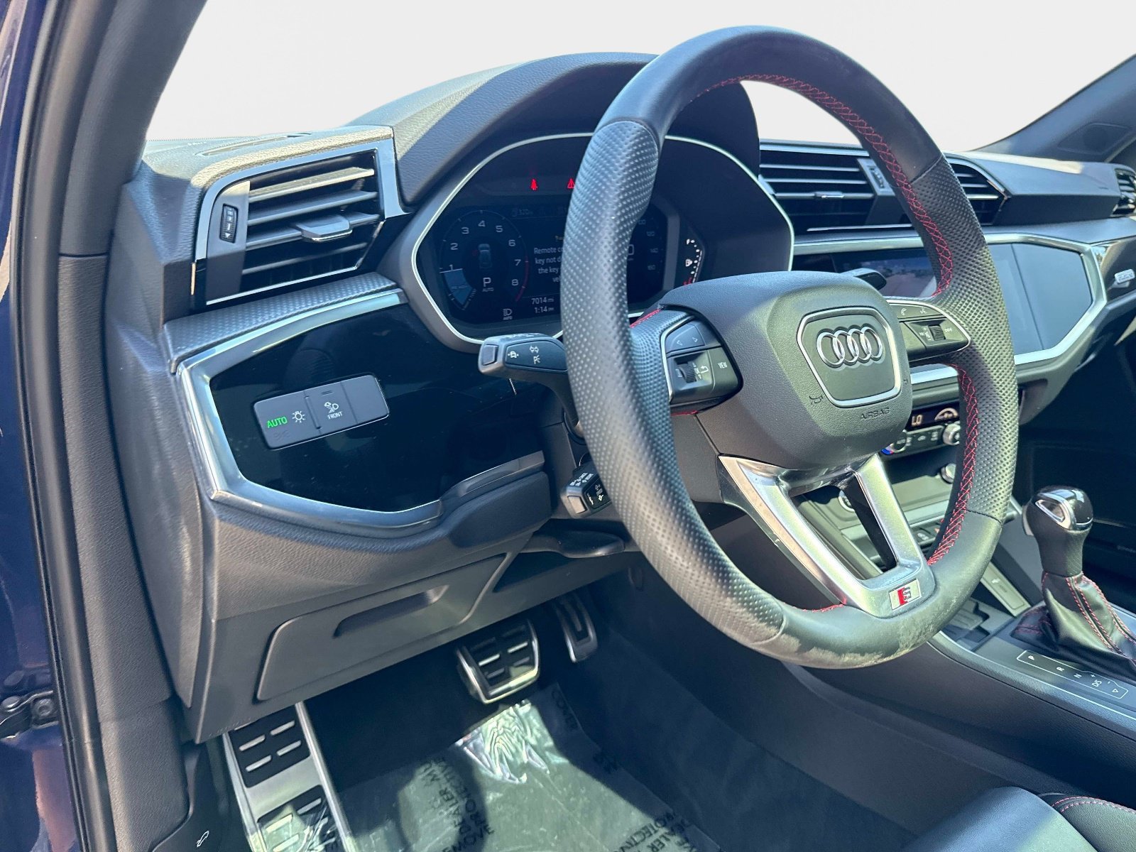 Used 2025 Audi Q3 2.0T Premium Plus w/ Premium Plus Package AWD/4WD image 19
