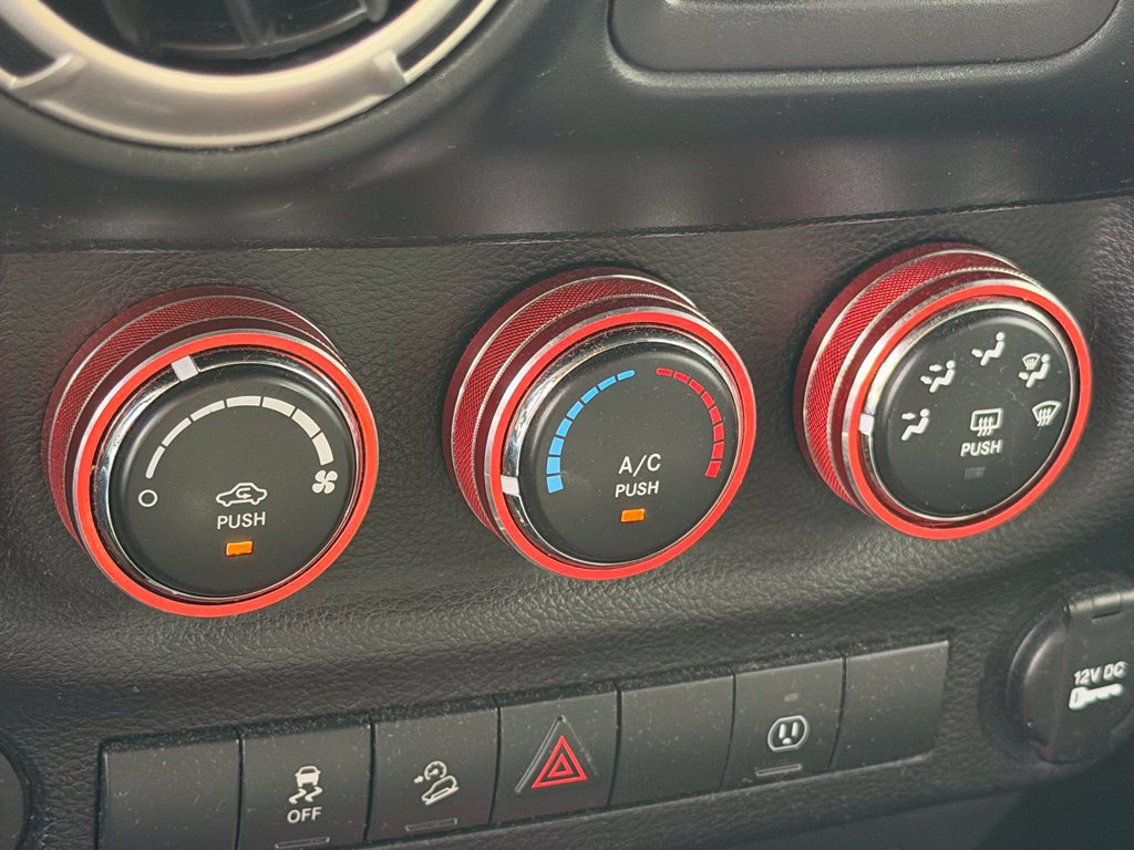 Used 2018 Jeep Wrangler Unlimited Sahara AWD/4WD image 20
