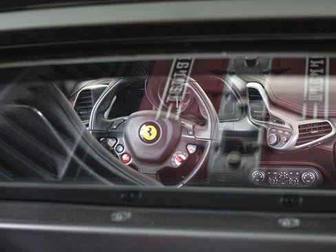Used 2015 Ferrari 458 Italia Coupe RWD image 25