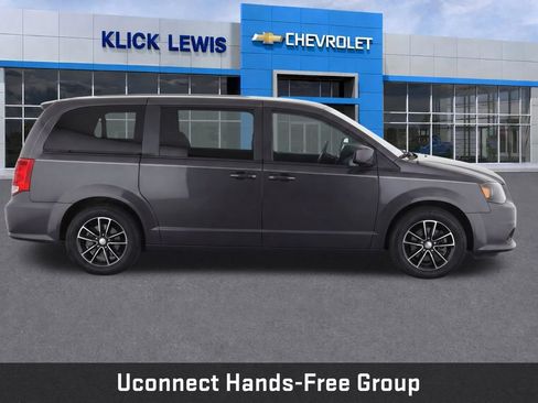 Used 2018 Dodge Grand Caravan SE FWD image 9