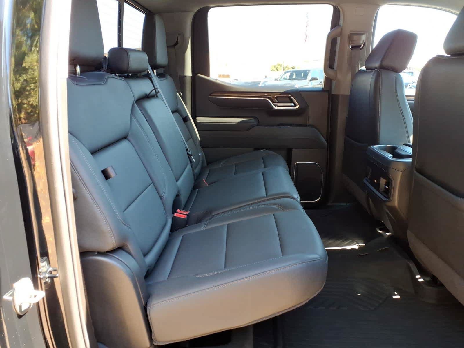 Used 2026 Chevrolet Silverado 1500 LT Trail Boss w/ LT Trail Boss Premium Package AWD/4WD image 13