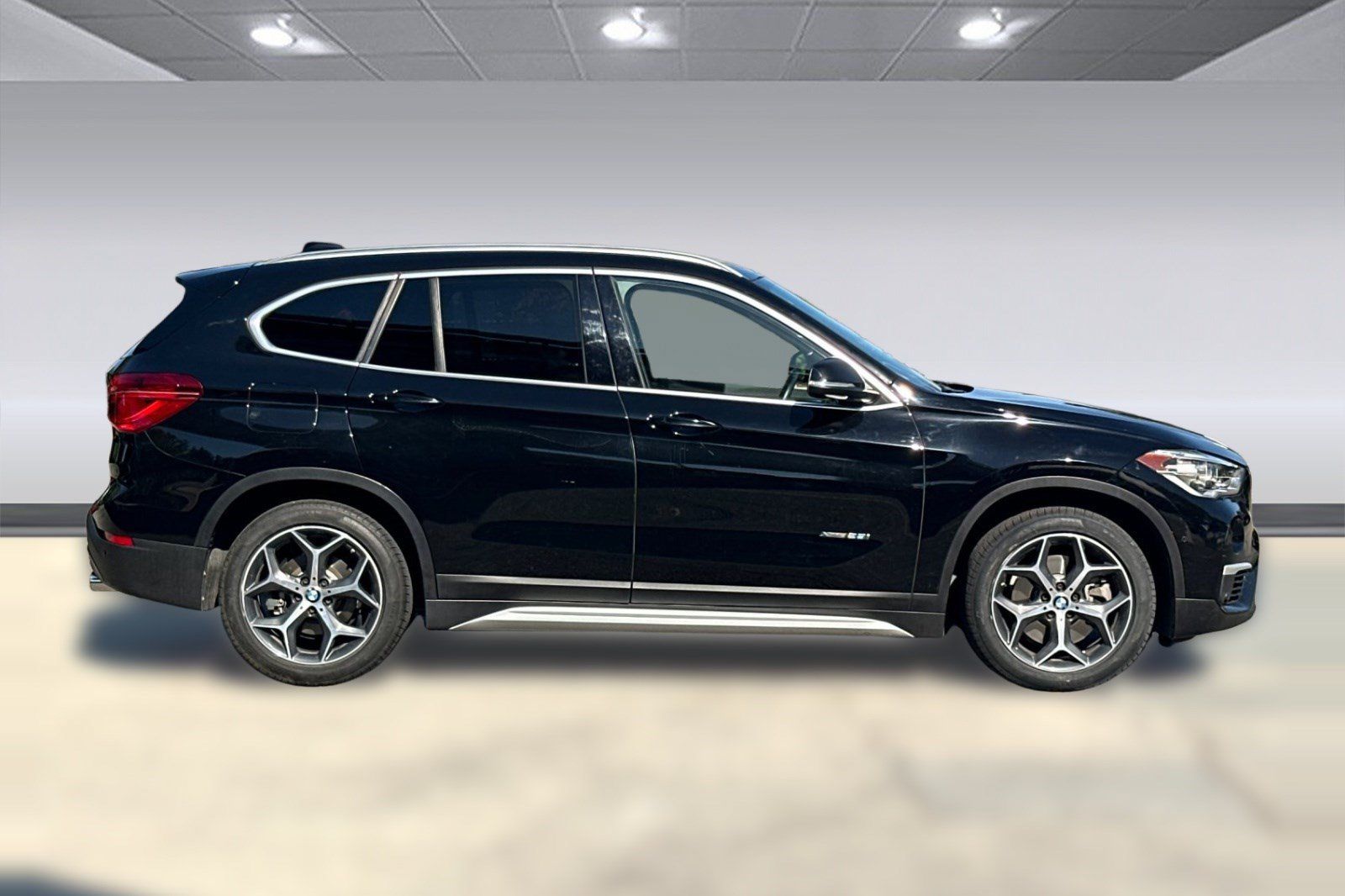 Used 2016 BMW X1 xDrive28i AWD/4WD image 8