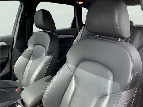 Used 2017 Audi Q5 2.0T Premium Plus w/ Technology Package image 38