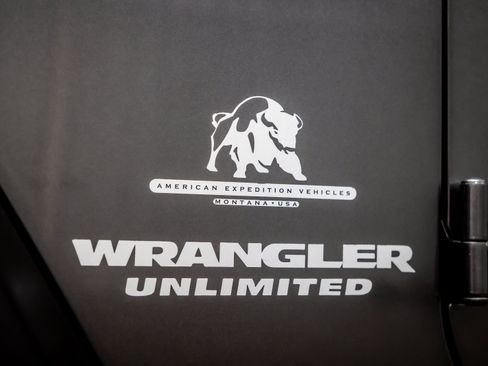 Used 2014 Jeep Wrangler Unlimited Rubicon w/ Max Tow Package AWD/4WD image 15