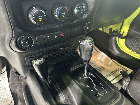 Used 2017 Jeep Wrangler Unlimited Sport w/ Quick Order Package 24S AWD/4WD image 18