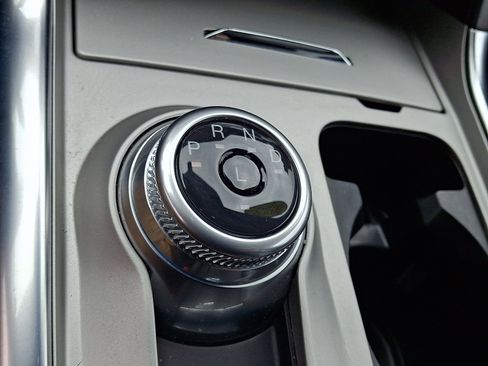 Used 2023 Ford Explorer XLT w/ Equipment Group 202A AWD/4WD image 19