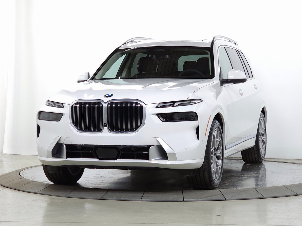Used 2026 BMW X7 xDrive40i AWD/4WD image 4