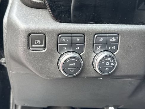 Used 2023 GMC Sierra 1500 SLT w/ SLT Premium Package AWD/4WD image 35