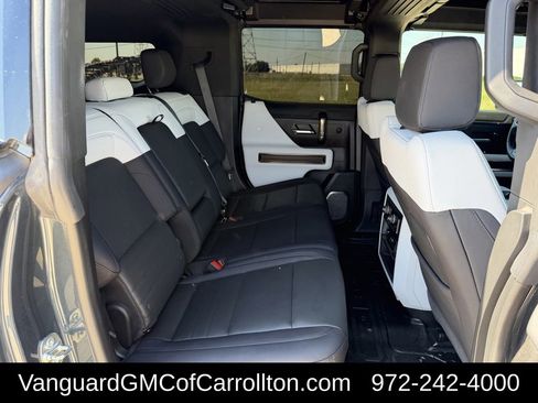 Used 2025 GMC Hummer EV 2X w/ LPO, Sport Package AWD/4WD image 31