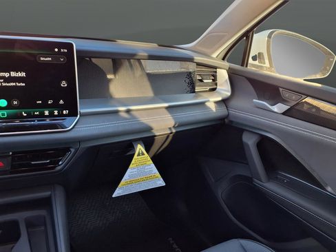 New 2026 Volkswagen Tiguan SE image 36