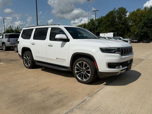 Used 2022 Jeep Wagoneer Series II w/ Premium Group I AWD/4WD image 8