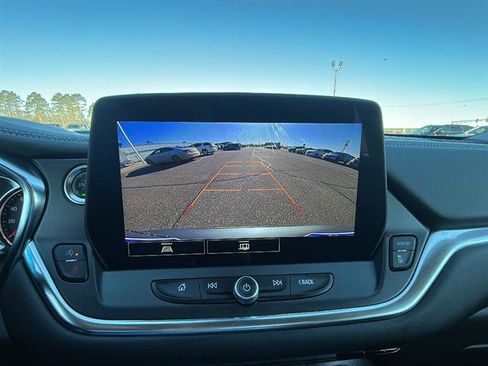 Used 2025 Chevrolet Blazer LT AWD/4WD image 18