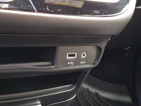 Used 2020 Chrysler Pacifica Touring-L w/ S Appearance Package FWD image 27